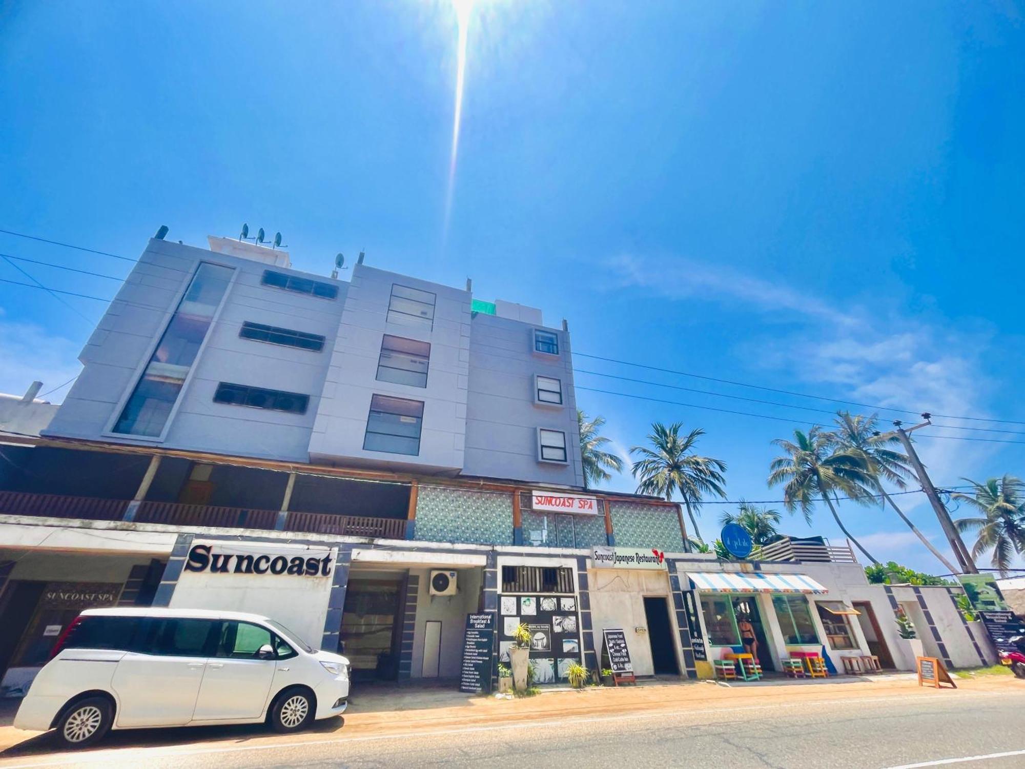 Suncoast Beach Hotel Mirissa Exterior foto